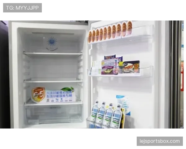 张楠家的冰箱里塞满了能量胶，连饮料都得排队等位置